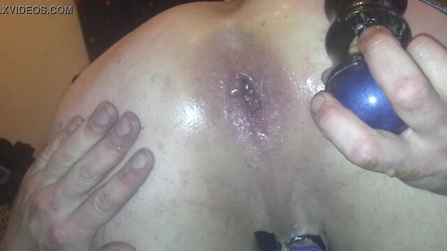 Playing and farting with my buttplug x