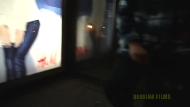 Neighborhood slut,street action!(CD,voyer)1 part