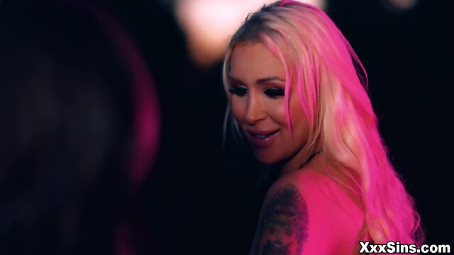 Damn, i thought i was watching a lesbian scene! the two sultry babes angelina