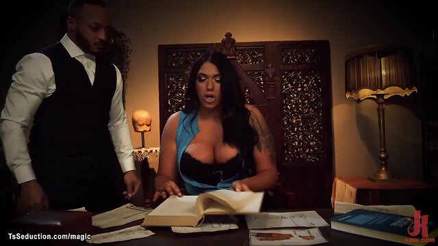 Chubby she-male doctor anal fucks ebony man