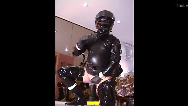 Roxina2002roxyretrorub310302.wmv