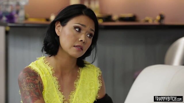 Chesty milf tv domina humiliated her teeny assistant