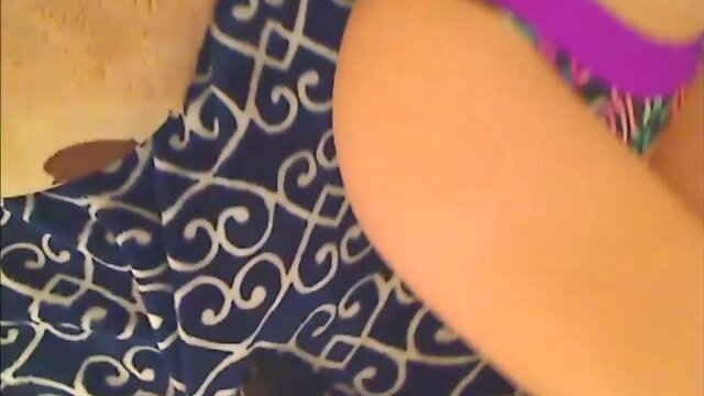 Blond tranny amateurish jerking her pecker