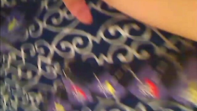 Blond tranny amateurish jerking her pecker