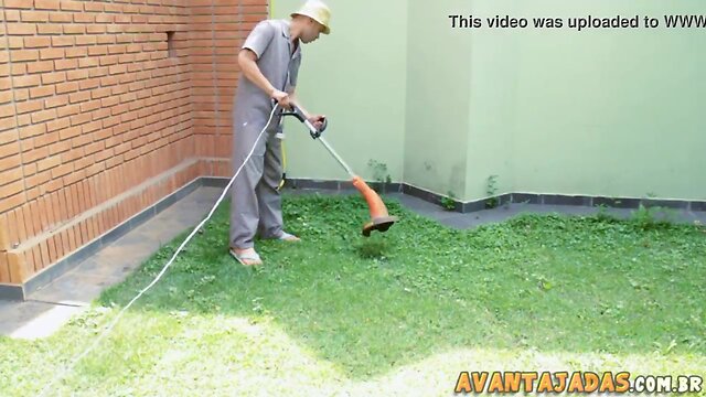 Travesti comendo um caipira ( yume farias )