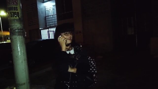 I'm not an i'm waiting for my boyfriend, says trans chick on the street before