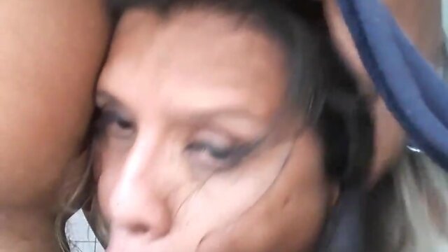 Um prédio abandonado tem seu valor ainda  um parrudo assim