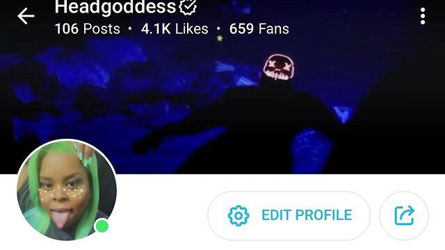 Letting this 18 year old fucking my face in the car