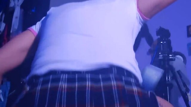 Pretty femboy anal squirting