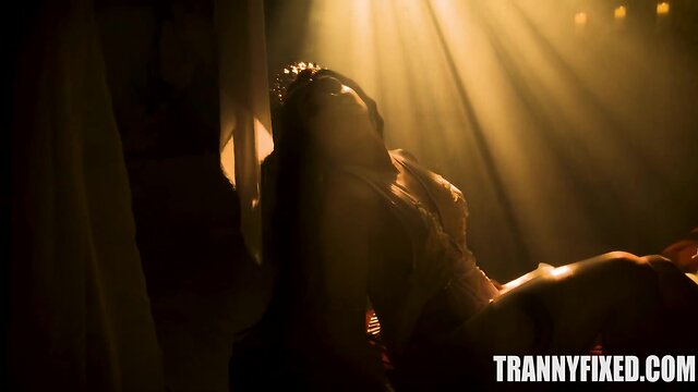 Muses kira noir, eva maxim