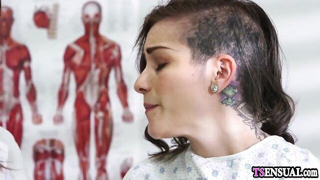 Sexy slim doctor tgirl fucks a pacient teeny woman