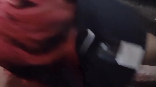 Gordinho do guincho veio e meteu gostoso e depois deu aquela leitada no meu