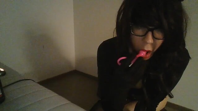 Pretty CD playing with booty and explodes