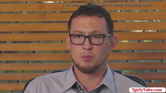 Ladyboy jessy let her proffesor fucks her butt