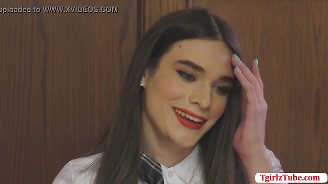 Ladyboy jessy let her proffesor fucks her butt