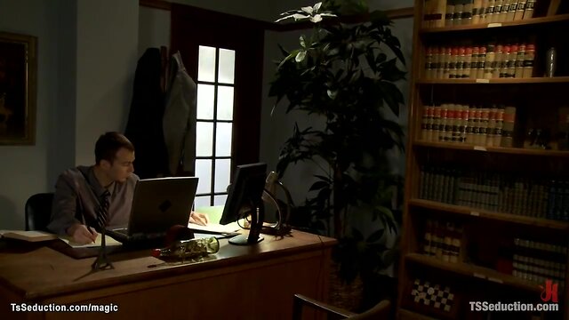 Tranny girlfriend anal fucks gfs lover