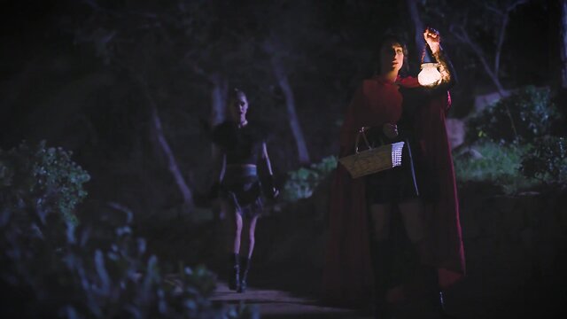 Little red riding hood and kleio valentien feat. chanel santini - transfixed