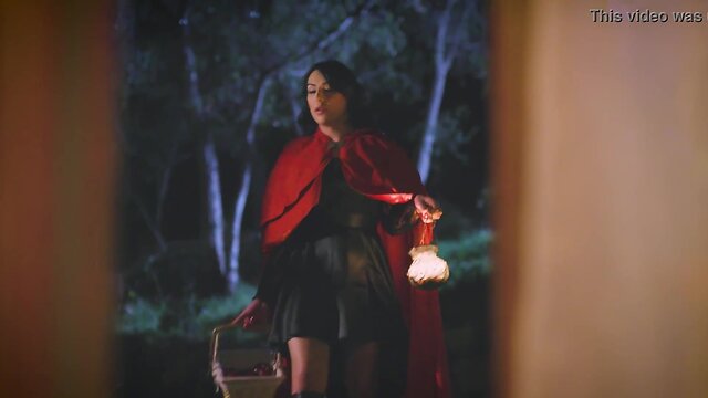 Little red riding hood and kleio valentien feat. chanel santini - transfixed