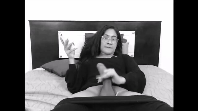 Colombian she-male monster load live on webcam -
