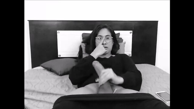 Colombian she-male monster load live on webcam -