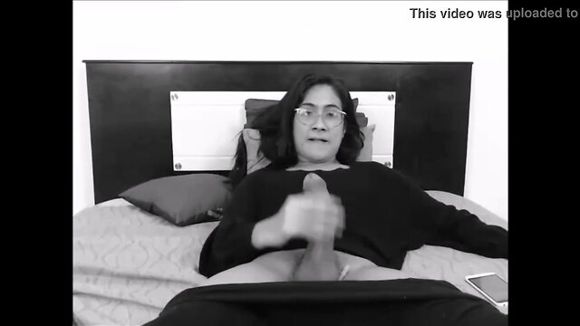 Colombian she-male monster load live on webcam -