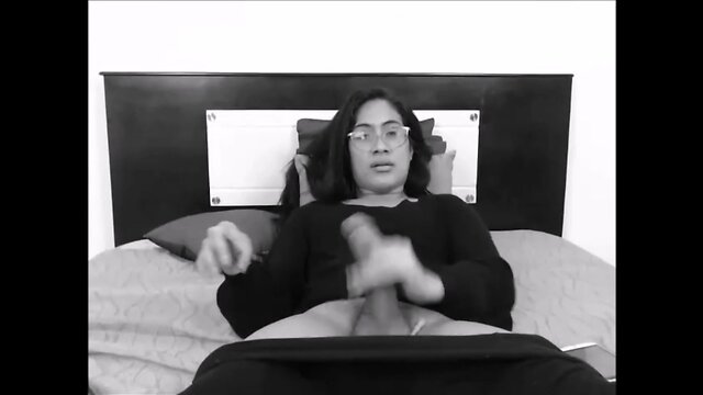 Colombian she-male monster load live on webcam -