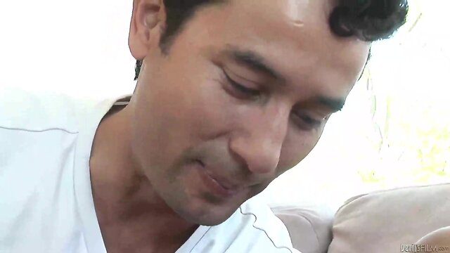 T-Girl monroe sunshine sultry cheerleader