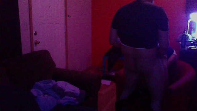 Str8 delivery guy fucks sissy