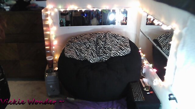 Vickie wonder pvc maid