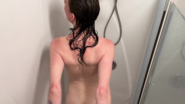Tszz trans chick showers and explodes