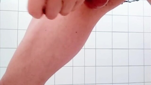 Erika oak pumps her girlcock