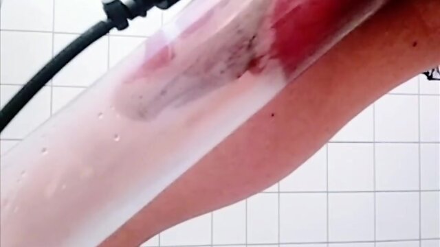 Erika oak pumps her girlcock