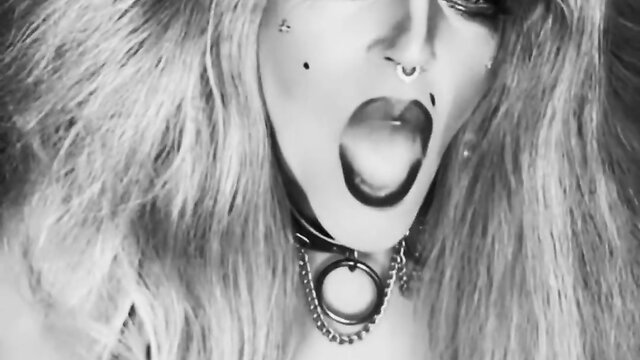 Big, Sexy & Red: Shemale Party of Sizzling Proportions