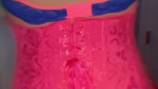 Big, Huge & Short-Haired Shemales: Smoking, Vaping & Ladyboy Blowjobs!