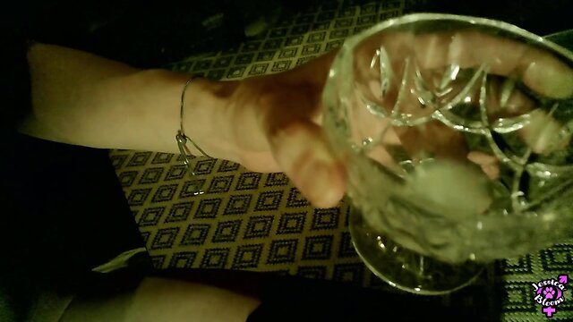 Bouncing on large sextoy makes jessica blooms hard girlcock explode