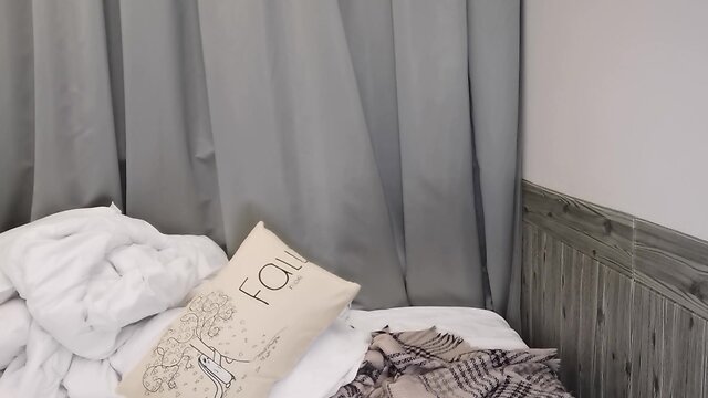 Laura louis tran in solo performance