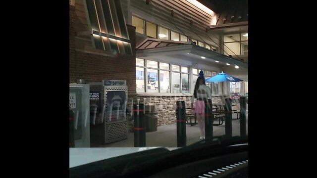 Deedeeslut stops for a drink