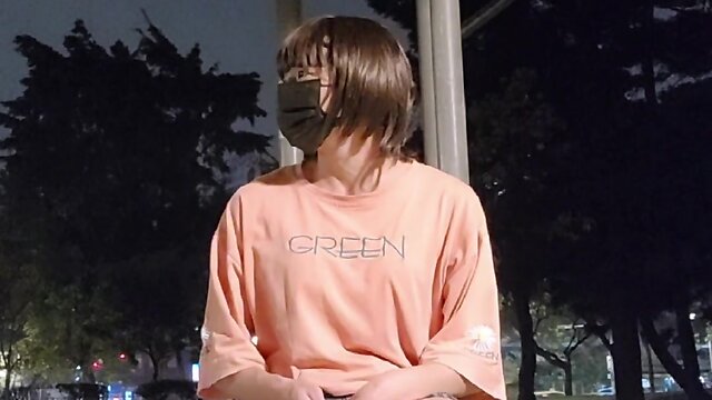 Tran ting-xuan outdoor handjob and pee