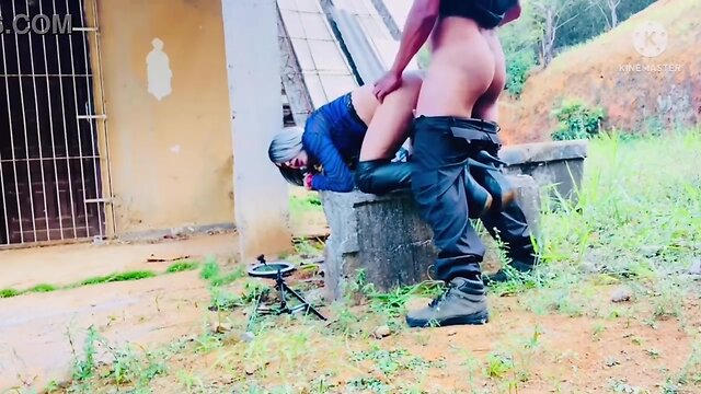 Policial comeu o cuzinho da safada em uma casa abandonada