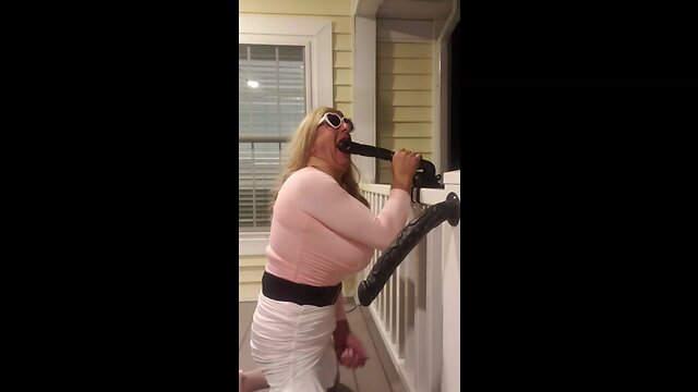 Deedeeslut69 booty to mouth what a dirty chick