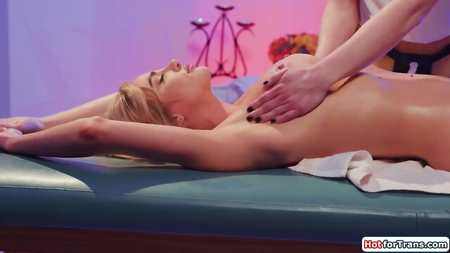 Trannies give chesty lady happy end massage
