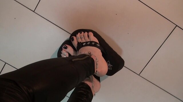 Sissy with insane feet in sexy flip-flops strokes off and explodes