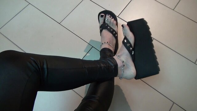 Sissy with insane feet in sexy flip-flops strokes off and explodes