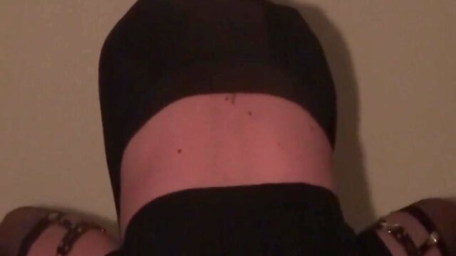 Davine enjoys sextoy play