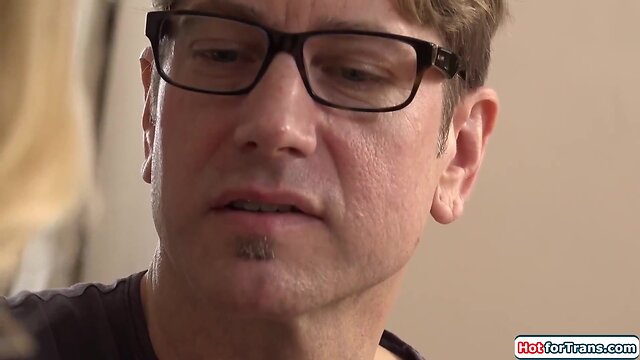 Casey gets anal pounded after kissing cheerleader