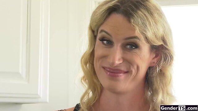 Stepmom nikki vicious analized by stepson