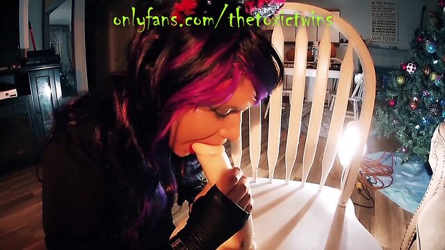 Femboy swallows own cum after sextoy suck