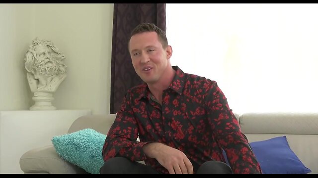 Eva maxim: sexy trans babysitter