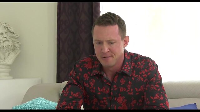 Eva maxim: sexy trans babysitter