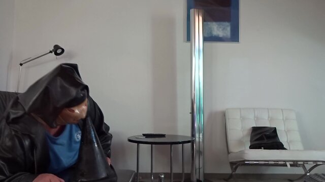 Latex-wearing perv bessy